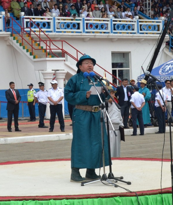 Ерөнхийлөгч Ц.Элбэгдорж наадмыг нээж, үг хэллээ